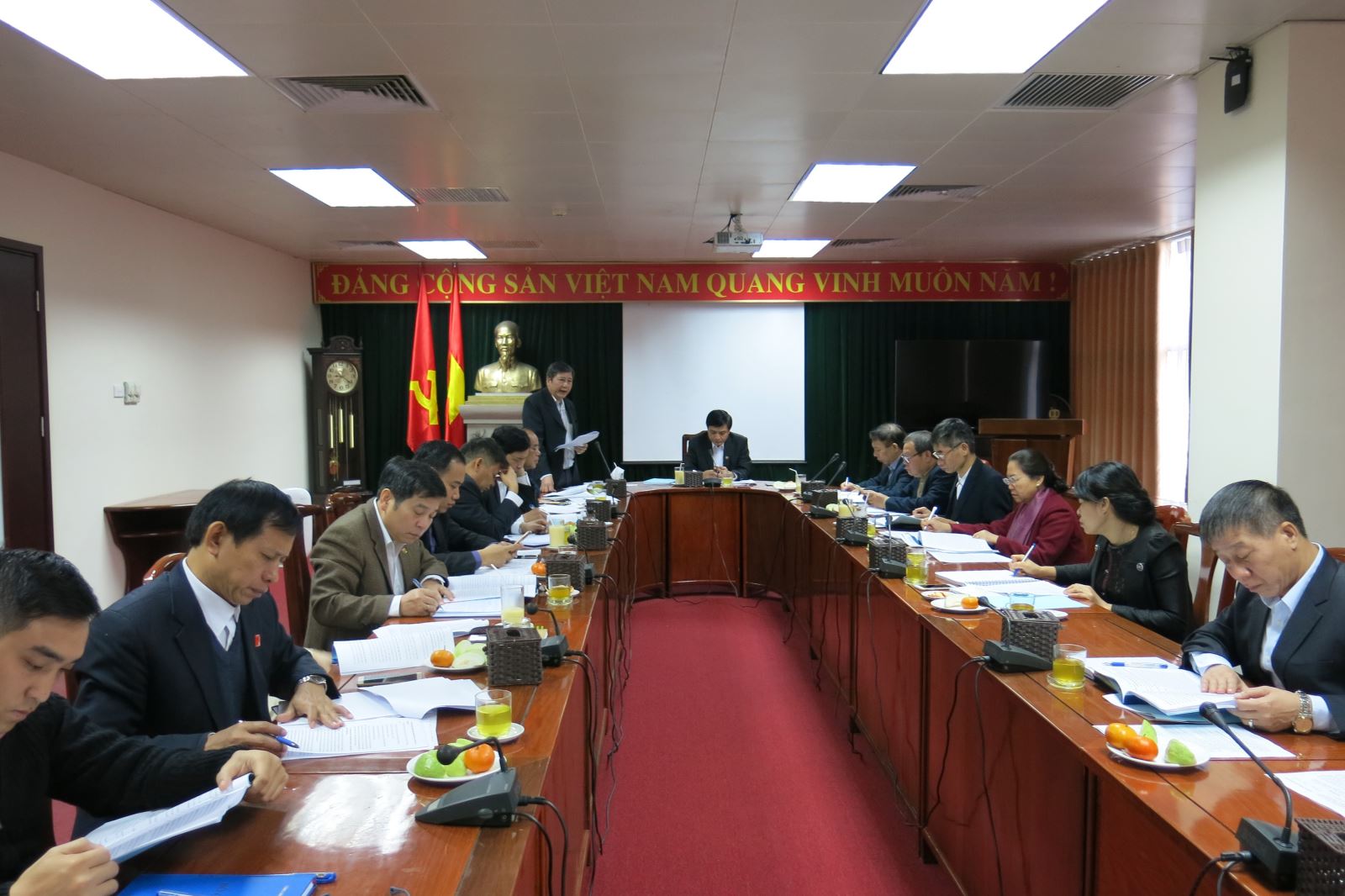 Application and Procedures for Disciplinary Action Against Trade Union Officials in Vietnam